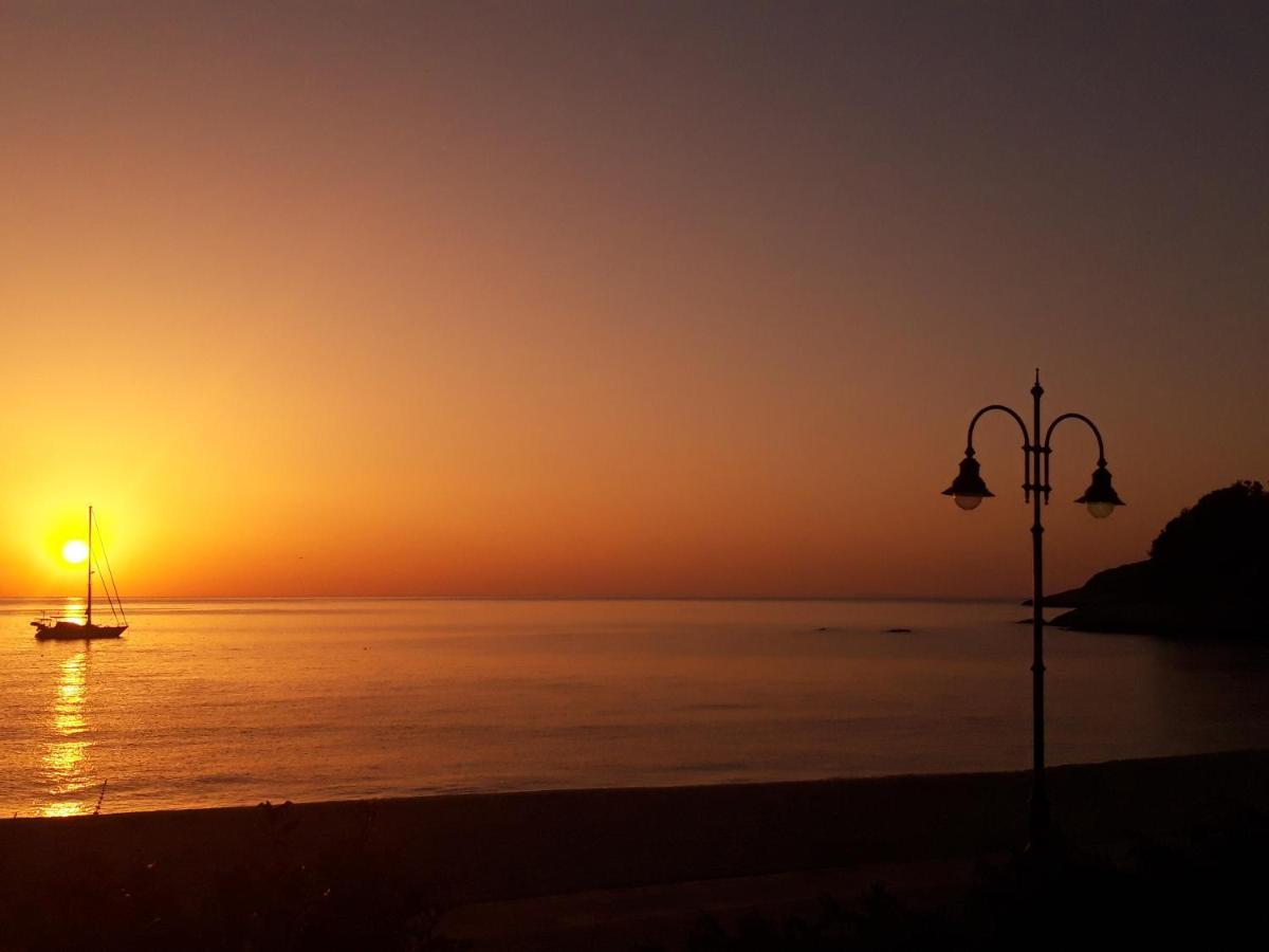 Papa Nero Beach House Agios Ioannis  Екстер'єр фото